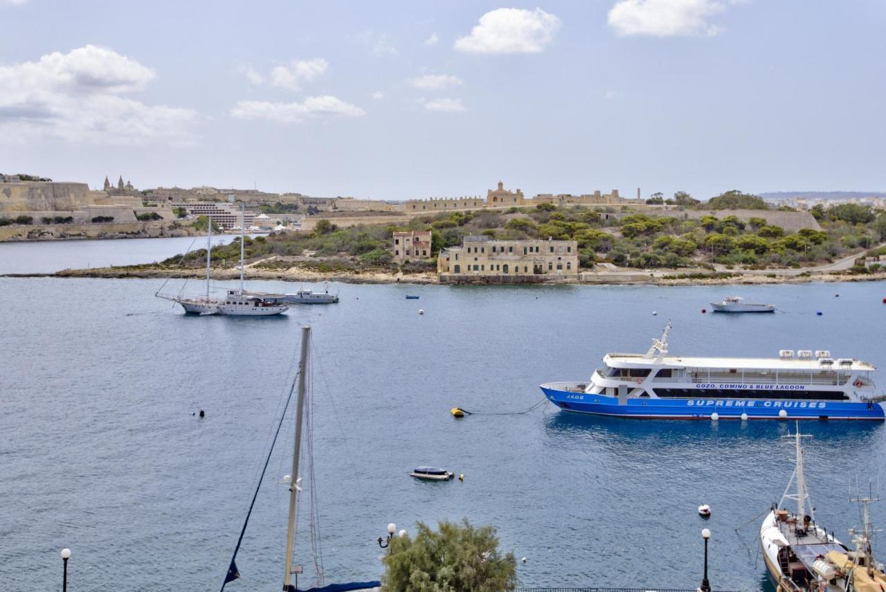 Bastions Seaview Apartments And Duplex Penthouse In Sliema By Shortletsmalta Extérieur photo