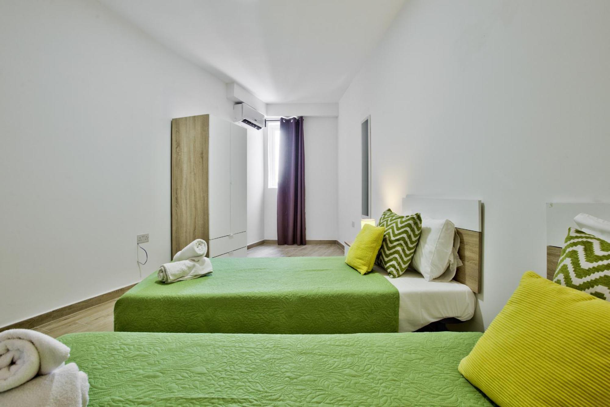 Bastions Seaview Apartments And Duplex Penthouse In Sliema By Shortletsmalta Extérieur photo